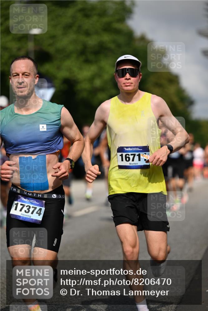 29.06.2025 - hella hamburg halbmarathon Dr. Thomas Lammeyer http://msf.ph/oto/8206470 29.06.2025 09:48:32 Kennedybrücke 1758, 1990, 2746, 3043, 4050, 4698, 5070, 5269, 5328, 5746, 5826, 6781, 7272, 7723, 8209, 8883, 9137, 9381, 9634, 10171, 10486, 11169, 11413 meine-sportfotos.de