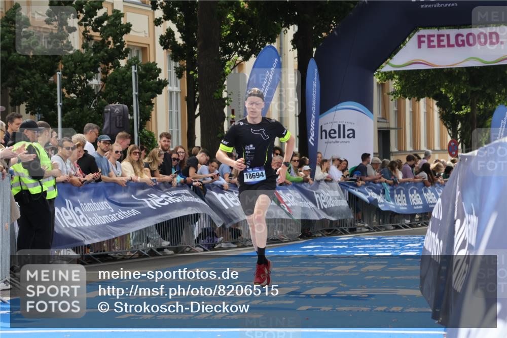 29.06.2025 - hella hamburg halbmarathon Strokosch-Dieckow http://msf.ph/oto/8206515 29.06.2025 10:17:21 Ziel 18694 meine-sportfotos.de