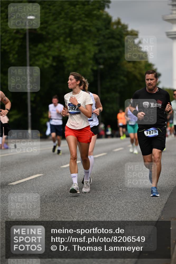 29.06.2025 - hella hamburg halbmarathon Dr. Thomas Lammeyer http://msf.ph/oto/8206549 29.06.2025 10:12:05 Kennedybrücke 1079, 1173, 1427, 2032, 2136, 3328, 3922, 4228, 5347, 5899, 6100, 7019, 7476, 7760, 9338 meine-sportfotos.de