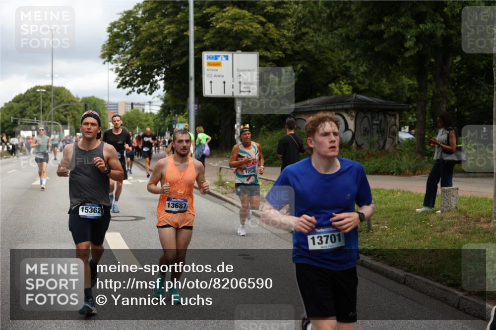 29.06.2025 - hella hamburg halbmarathon Yannick Fuchs http://msf.ph/oto/8206590 29.06.2025 10:44:55 20KM 1461, 1466, 1750, 1817, 2207, 2540, 2880, 3654, 4077, 4816, 5018, 5115, 6027, 6662, 6712, 7052, 7134, 7369, 7397, 7583, 7930, 7932, 8117, 8205, 8261, 8572, 8819, 9057, 11214, 11422, 12016, 12778, 12949, 13008, 13687, 13701, 13808, 13875, 14034, 14125, 14626, 15362, 15395, 15720, 16285, 16291, 17129, 17179, 17221, 17384, 18006, 18182, 18394, 18413, 18489 meine-sportfotos.de
