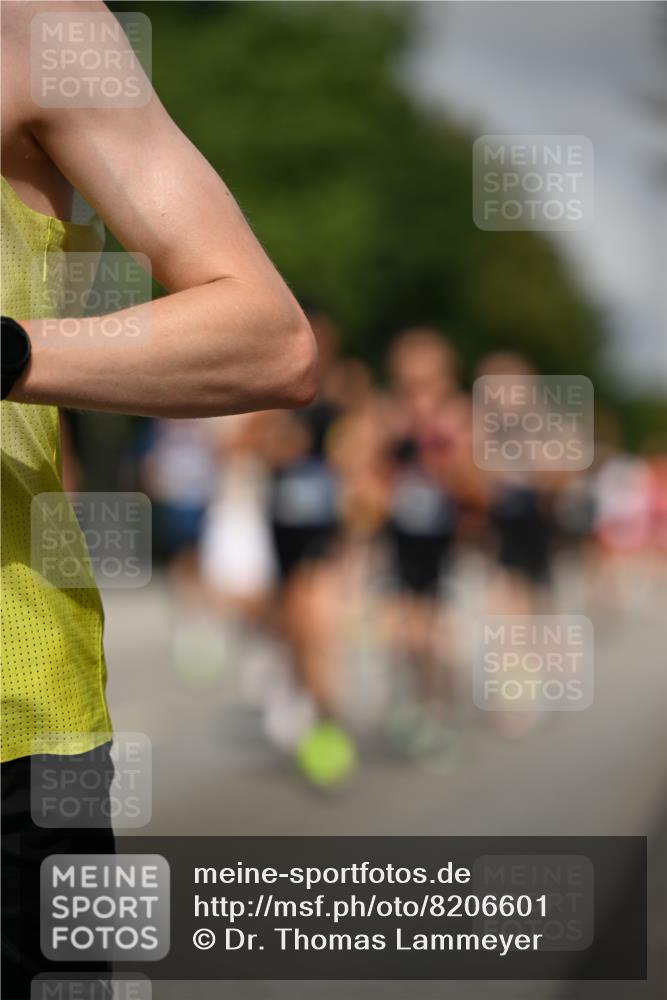 29.06.2025 - hella hamburg halbmarathon Dr. Thomas Lammeyer http://msf.ph/oto/8206601 29.06.2025 09:48:34 Kennedybrücke 1758, 1990, 2746, 3043, 4050, 4679, 4698, 5070, 5269, 5328, 5746, 5826, 6358, 6781, 7272, 7481, 7723, 8209, 8883, 9137, 9381, 9634, 10017, 10171, 10486, 11169, 11413 meine-sportfotos.de