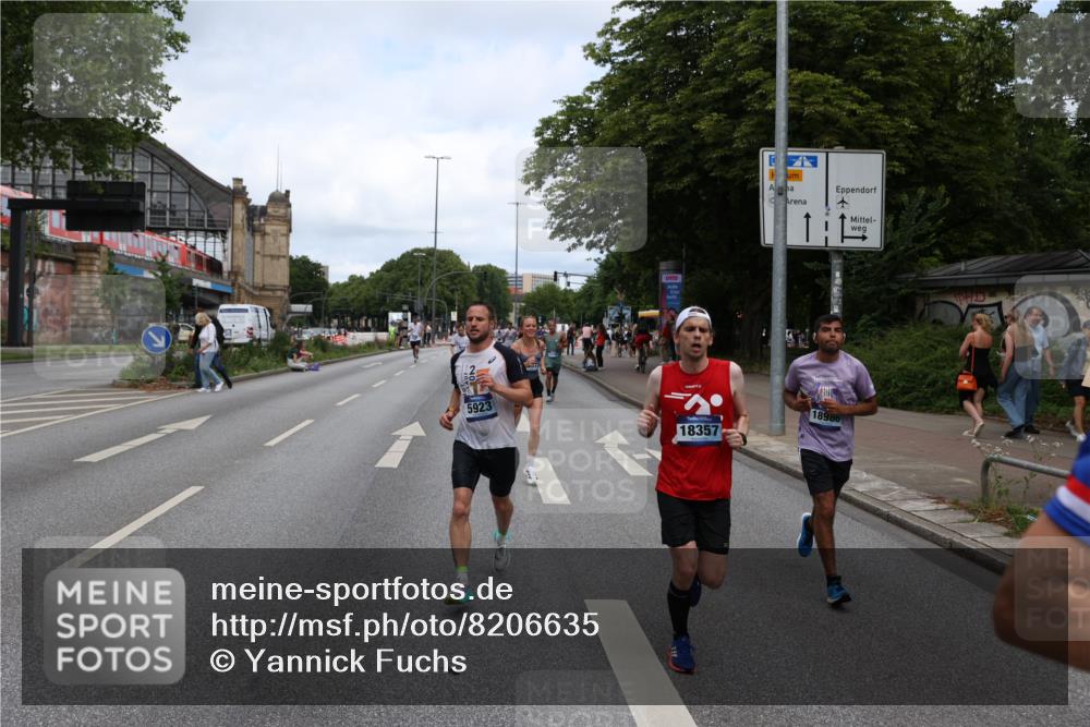 29.06.2025 - hella hamburg halbmarathon Yannick Fuchs http://msf.ph/oto/8206635 29.06.2025 10:32:14 20KM 1290, 1505, 2196, 2404, 3790, 5042, 5791, 5923, 6047, 6458, 9017, 9944, 10190, 10451, 10922, 11106, 11423, 12739, 12900, 13148, 13372, 13595, 15410, 15888, 16992, 17137, 17726, 18103, 18159, 18193, 18216, 18357, 18986 meine-sportfotos.de