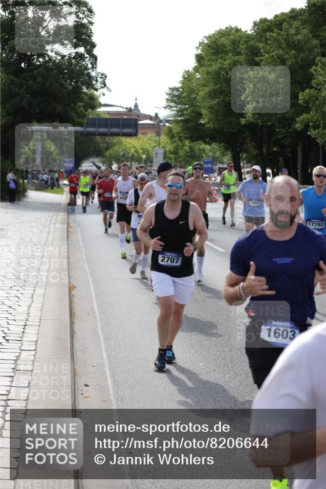 29.06.2025 - hella hamburg halbmarathon Jannik Wohlers http://msf.ph/oto/8206644 29.06.2025 09:48:43 Lombardsbrücke 1571, 1600, 1603, 2044, 2707, 2797, 4062, 5050, 5124, 5889, 6037, 6047, 6771, 7109, 7310, 7482, 7743, 7981, 8002, 8358, 9640, 10369, 10451, 10877, 11106, 11177, 11423, 11447, 12088, 12091, 12168, 12739, 13064, 13137, 13158, 13190, 13372, 13755, 13900, 14075, 14311, 14603, 14905, 15161, 15178, 16280, 16400, 17078, 17097, 17489, 17612, 17723, 17792, 17916, 18062, 18614, 19004 meine-sportfotos.de