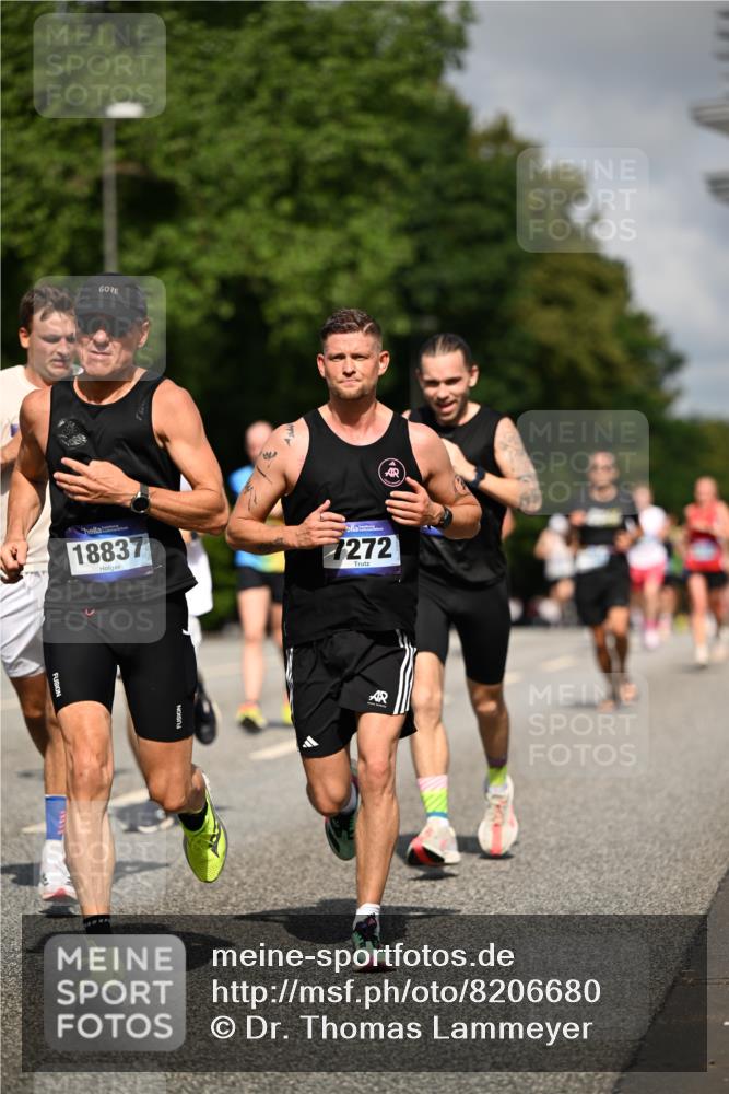 29.06.2025 - hella hamburg halbmarathon Dr. Thomas Lammeyer http://msf.ph/oto/8206680 29.06.2025 09:48:35 Kennedybrücke 1758, 1990, 2689, 2746, 3043, 4050, 4679, 4698, 5070, 5269, 5328, 5746, 5826, 6358, 6781, 7272, 7481, 7723, 8209, 8883, 9137, 9381, 9634, 10017, 10171, 10486, 11169, 11413 meine-sportfotos.de