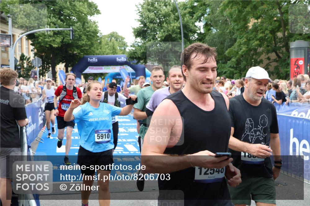 29.06.2025 - hella hamburg halbmarathon Zöllner http://msf.ph/oto/8206703 29.06.2025 11:19:13 Ziel 1137, 1234, 4637, 5910, 7553, 8281, 9688, 10602, 11352, 12741, 13448, 14236, 14593, 15124, 15182, 16161, 16168, 16445, 17838, 18336 meine-sportfotos.de