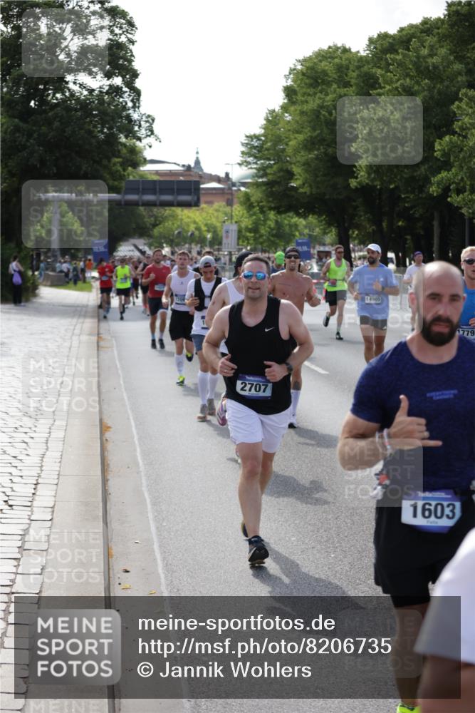 29.06.2025 - hella hamburg halbmarathon Jannik Wohlers http://msf.ph/oto/8206735 29.06.2025 09:48:43 Lombardsbrücke 1571, 1600, 1603, 2044, 2707, 2797, 4062, 5050, 5124, 5889, 6037, 6047, 6771, 7109, 7310, 7482, 7743, 7981, 8002, 8358, 9640, 10369, 10451, 10877, 11106, 11177, 11423, 11447, 12088, 12091, 12168, 12739, 13064, 13137, 13158, 13190, 13372, 13755, 13900, 14075, 14311, 14603, 14905, 15161, 15178, 16280, 16400, 17078, 17097, 17489, 17612, 17723, 17792, 17916, 18062, 18614, 19004 meine-sportfotos.de