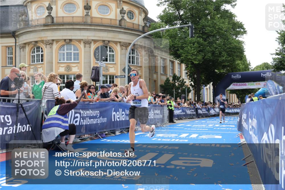 29.06.2025 - hella hamburg halbmarathon Strokosch-Dieckow http://msf.ph/oto/8206771 29.06.2025 10:17:55 Ziel 14932, 15166, 19072 meine-sportfotos.de
