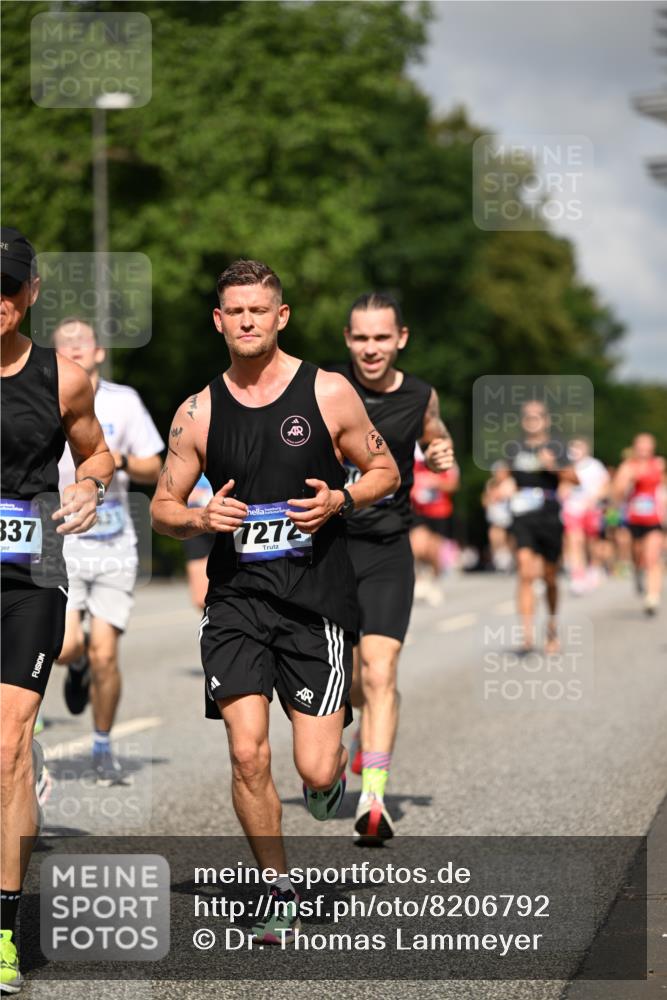 29.06.2025 - hella hamburg halbmarathon Dr. Thomas Lammeyer http://msf.ph/oto/8206792 29.06.2025 09:48:35 Kennedybrücke 1758, 1990, 2689, 2746, 3043, 4050, 4679, 4698, 5070, 5269, 5328, 5746, 5826, 6358, 6781, 7272, 7481, 7723, 8209, 8883, 9137, 9381, 9634, 10017, 10171, 10486, 11169, 11413 meine-sportfotos.de