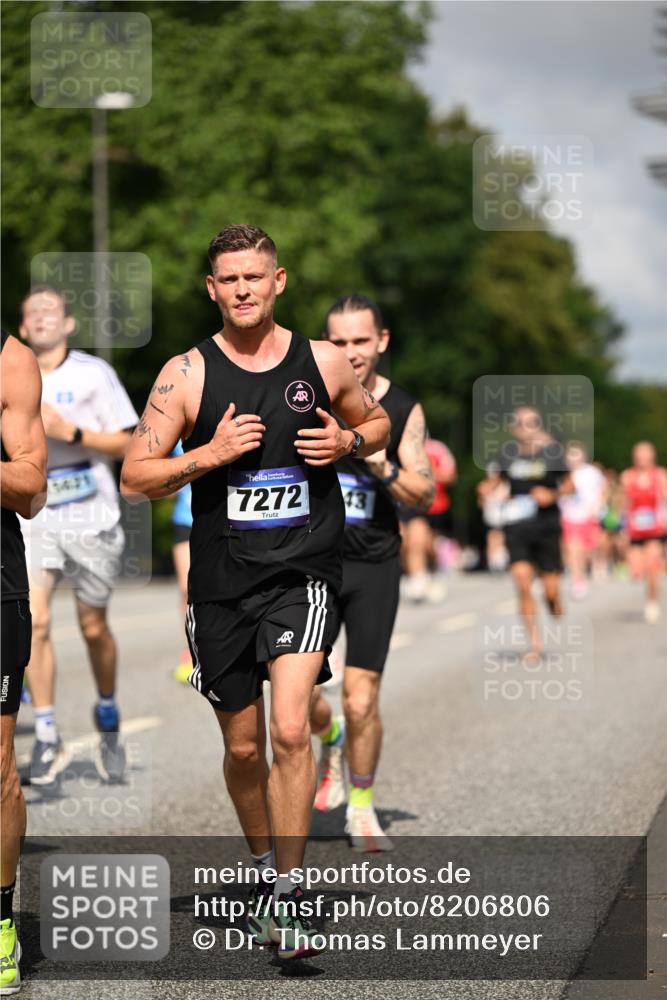 29.06.2025 - hella hamburg halbmarathon Dr. Thomas Lammeyer http://msf.ph/oto/8206806 29.06.2025 09:48:35 Kennedybrücke 1758, 1990, 2689, 2746, 3043, 4050, 4679, 4698, 5070, 5269, 5328, 5746, 5826, 6358, 6781, 7272, 7481, 7723, 8209, 8883, 9137, 9381, 9634, 10017, 10171, 10486, 11169, 11413 meine-sportfotos.de
