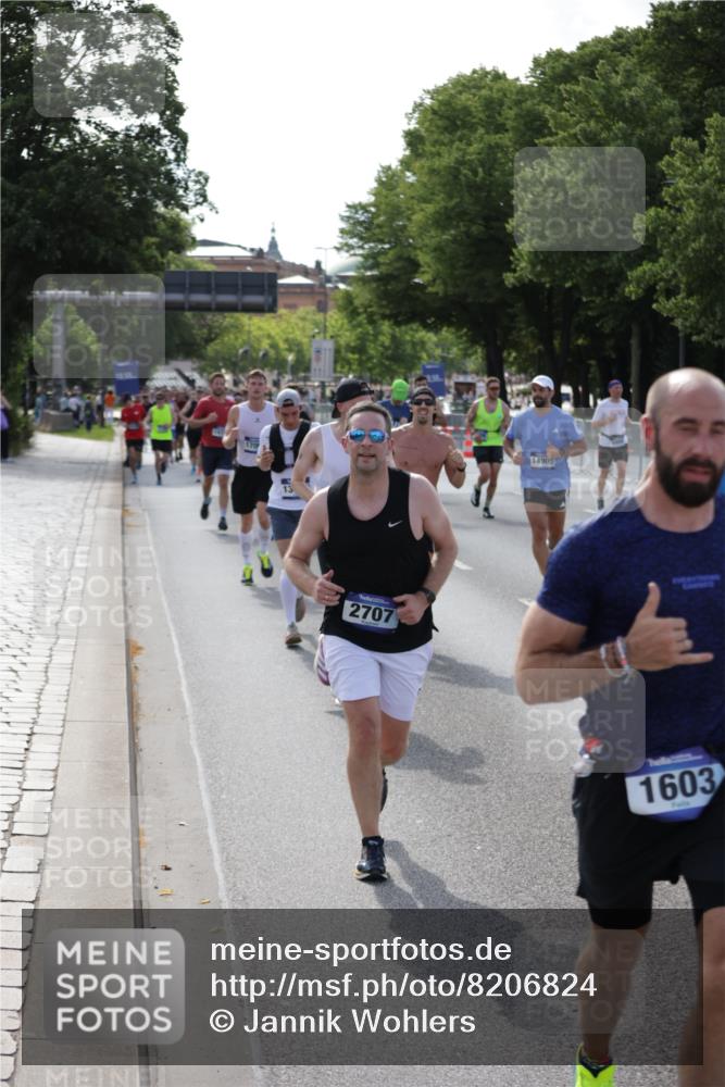 29.06.2025 - hella hamburg halbmarathon Jannik Wohlers http://msf.ph/oto/8206824 29.06.2025 09:48:43 Lombardsbrücke 1571, 1600, 1603, 2044, 2707, 2797, 4062, 5050, 5124, 5889, 6037, 6047, 6771, 7109, 7310, 7482, 7743, 7981, 8002, 8358, 9640, 10369, 10451, 10877, 11106, 11177, 11423, 11447, 12088, 12091, 12168, 12739, 13064, 13137, 13158, 13190, 13372, 13755, 13900, 14075, 14311, 14603, 14905, 15161, 15178, 16280, 16400, 17078, 17097, 17489, 17612, 17723, 17792, 17916, 18062, 18614, 19004 meine-sportfotos.de