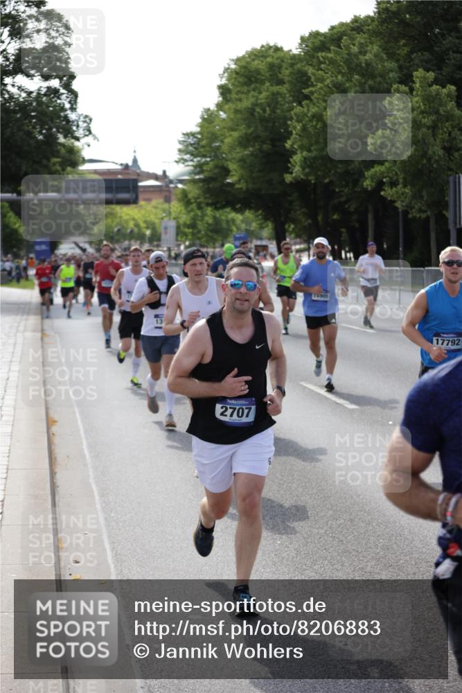 29.06.2025 - hella hamburg halbmarathon Jannik Wohlers http://msf.ph/oto/8206883 29.06.2025 09:48:43 Lombardsbrücke 1571, 1600, 1603, 2044, 2707, 2797, 4062, 5050, 5124, 5889, 6037, 6047, 6771, 7109, 7310, 7482, 7743, 7981, 8002, 8358, 9640, 10369, 10451, 10877, 11106, 11177, 11423, 11447, 12088, 12091, 12168, 12739, 13064, 13137, 13158, 13190, 13372, 13755, 13900, 14075, 14311, 14603, 14905, 15161, 15178, 16280, 16400, 17078, 17097, 17489, 17612, 17723, 17792, 17916, 18062, 18614, 19004 meine-sportfotos.de