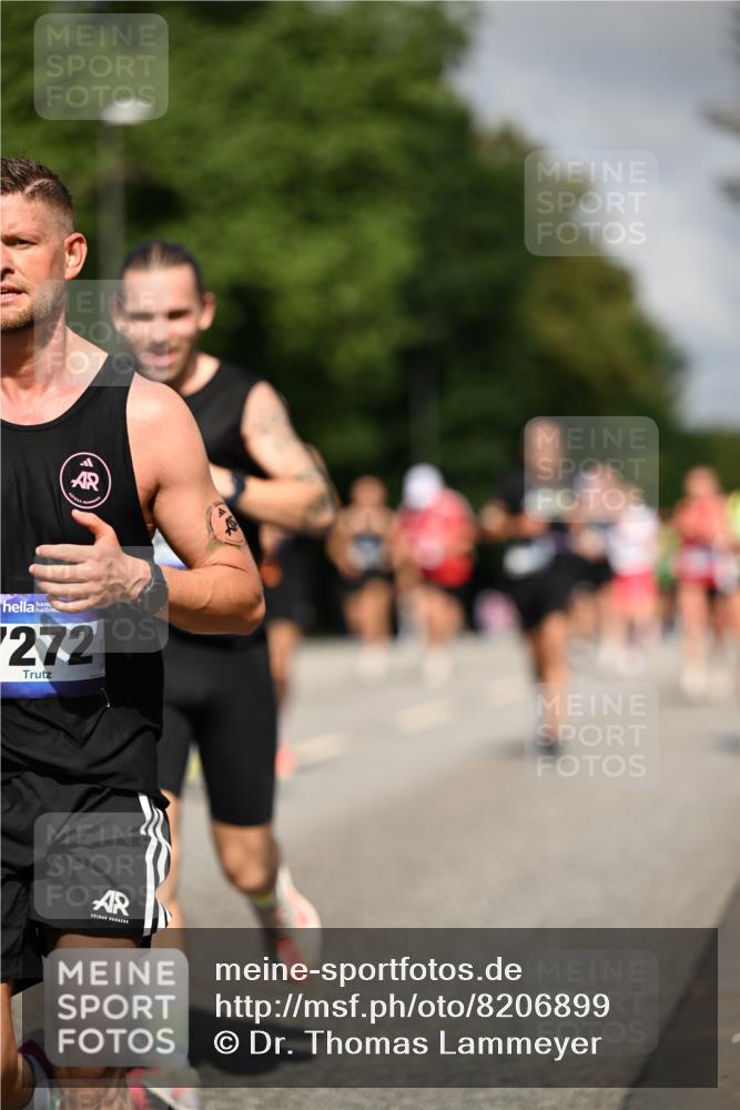 29.06.2025 - hella hamburg halbmarathon Dr. Thomas Lammeyer http://msf.ph/oto/8206899 29.06.2025 09:48:36 Kennedybrücke 1758, 1990, 2689, 2746, 3043, 4050, 4679, 4698, 4749, 5070, 5269, 5328, 5746, 5826, 6358, 6781, 7272, 7481, 7723, 8209, 8883, 9137, 9381, 9634, 10017, 10171, 10486, 11169, 11413 meine-sportfotos.de