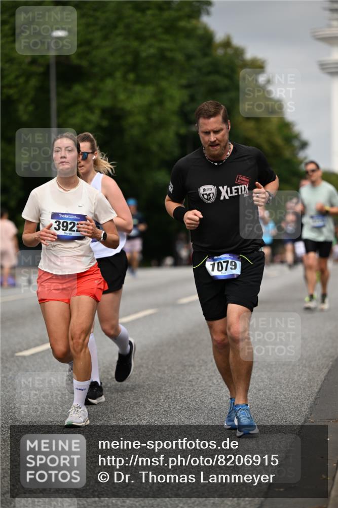 29.06.2025 - hella hamburg halbmarathon Dr. Thomas Lammeyer http://msf.ph/oto/8206915 29.06.2025 10:12:07 Kennedybrücke 1079, 1173, 1427, 2032, 3328, 3922, 4228, 4864, 5347, 5899, 6100, 7019, 7476, 9071, 9338 meine-sportfotos.de