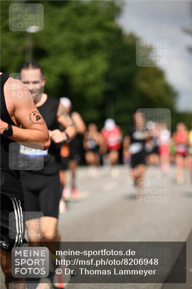 29.06.2025 - hella hamburg halbmarathon Dr. Thomas Lammeyer http://msf.ph/oto/8206948 29.06.2025 09:48:36 Kennedybrücke 1758, 1990, 2689, 2746, 3043, 4050, 4679, 4698, 4749, 5070, 5269, 5328, 5746, 5826, 6358, 6781, 7272, 7481, 7723, 8209, 8883, 9137, 9381, 9634, 10017, 10171, 10486, 11169, 11413 meine-sportfotos.de
