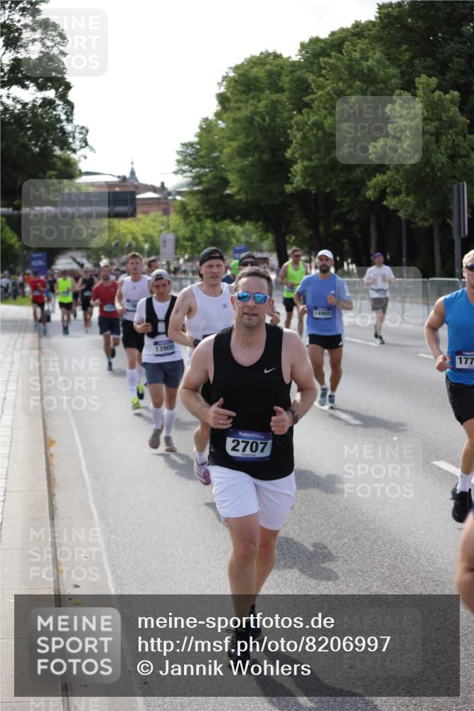29.06.2025 - hella hamburg halbmarathon Jannik Wohlers http://msf.ph/oto/8206997 29.06.2025 09:48:44 Lombardsbrücke 1571, 1600, 1603, 2044, 2707, 2797, 4062, 5050, 5889, 6037, 6047, 6771, 7109, 7310, 7482, 7743, 7981, 8002, 8358, 9640, 10369, 10451, 10877, 11106, 11177, 11423, 11447, 11952, 12088, 12091, 12168, 12739, 13064, 13158, 13190, 13755, 13900, 14075, 14311, 14603, 14905, 15178, 16280, 16400, 17078, 17097, 17489, 17612, 17723, 17792, 17916, 18062, 18614, 19004 meine-sportfotos.de