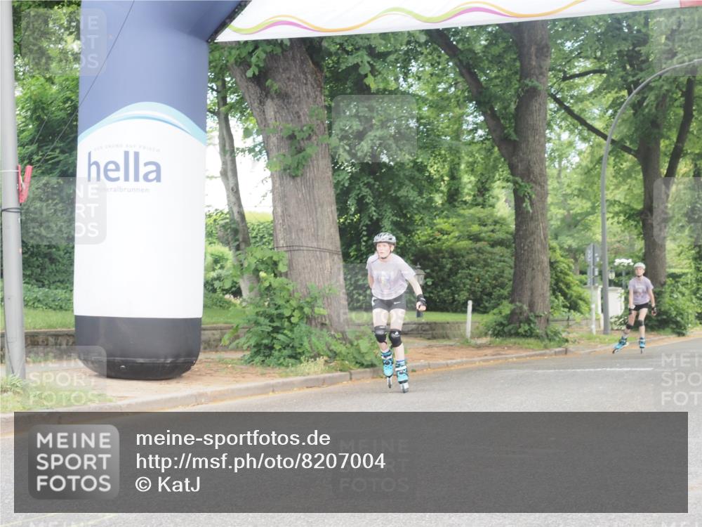29.06.2025 - hella hamburg halbmarathon KatJ http://msf.ph/oto/8207004 29.06.2025 09:32:49 Zwischen KM18-KM19  meine-sportfotos.de