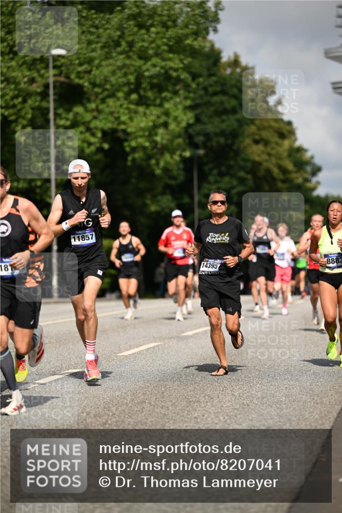 29.06.2025 - hella hamburg halbmarathon Dr. Thomas Lammeyer http://msf.ph/oto/8207041 29.06.2025 09:48:37 Kennedybrücke 1758, 1990, 2689, 2746, 3043, 4050, 4679, 4698, 4749, 5070, 5328, 5746, 5826, 6358, 6781, 7272, 7481, 7723, 8209, 8883, 9137, 9381, 9634, 10017, 10171, 10486, 11169, 11413 meine-sportfotos.de
