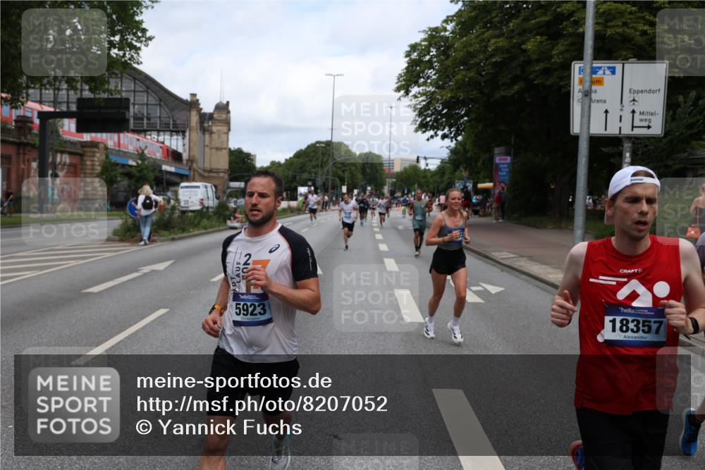 29.06.2025 - hella hamburg halbmarathon Yannick Fuchs http://msf.ph/oto/8207052 29.06.2025 10:32:15 20KM 1290, 1505, 2196, 2404, 3480, 3790, 5042, 5791, 5923, 6047, 6458, 9017, 9944, 10190, 10451, 10922, 11106, 11423, 12739, 12900, 13148, 13372, 13595, 15410, 15888, 16992, 17726, 18103, 18193, 18216, 18357, 18986 meine-sportfotos.de