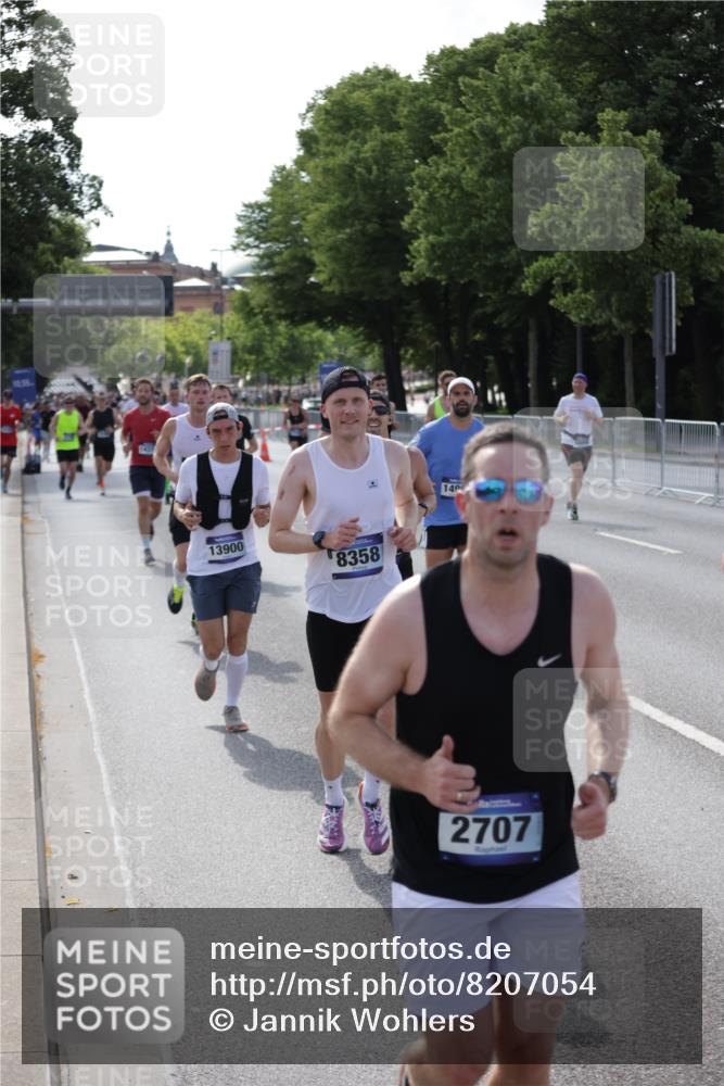 29.06.2025 - hella hamburg halbmarathon Jannik Wohlers http://msf.ph/oto/8207054 29.06.2025 09:48:44 Lombardsbrücke 1571, 1600, 1603, 2044, 2707, 2797, 4062, 5050, 5889, 6037, 6047, 6771, 7109, 7310, 7482, 7743, 7981, 8002, 8358, 9640, 10369, 10451, 10877, 11106, 11177, 11423, 11447, 11952, 12088, 12091, 12168, 12739, 13064, 13158, 13190, 13755, 13900, 14075, 14311, 14603, 14905, 15178, 16280, 16400, 17078, 17097, 17489, 17612, 17723, 17792, 17916, 18062, 18614, 19004 meine-sportfotos.de