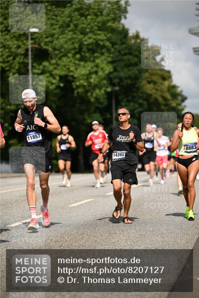 29.06.2025 - hella hamburg halbmarathon Dr. Thomas Lammeyer http://msf.ph/oto/8207127 29.06.2025 09:48:38 Kennedybrücke 1758, 1990, 2689, 2746, 3043, 4050, 4129, 4679, 4698, 4749, 5070, 5328, 5746, 5826, 6358, 6781, 7272, 7481, 7723, 8209, 8883, 9137, 9381, 9634, 10017, 10171, 11169, 11413 meine-sportfotos.de