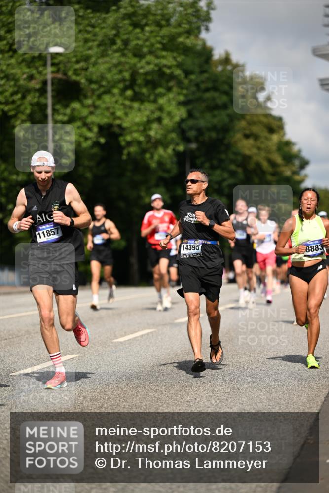 29.06.2025 - hella hamburg halbmarathon Dr. Thomas Lammeyer http://msf.ph/oto/8207153 29.06.2025 09:48:38 Kennedybrücke 1758, 1990, 2689, 2746, 3043, 4050, 4129, 4679, 4698, 4749, 5070, 5328, 5746, 5826, 6358, 6781, 7272, 7481, 7723, 8209, 8883, 9137, 9381, 9634, 10017, 10171, 11169, 11413 meine-sportfotos.de