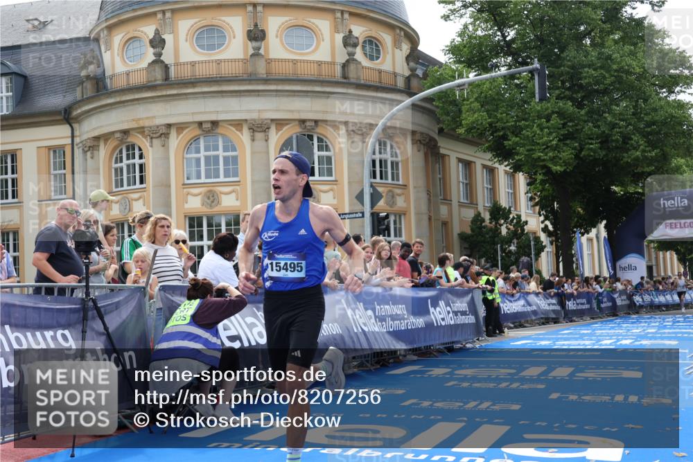 29.06.2025 - hella hamburg halbmarathon Strokosch-Dieckow http://msf.ph/oto/8207256 29.06.2025 10:18:47 Ziel 6380, 11342, 15495 meine-sportfotos.de