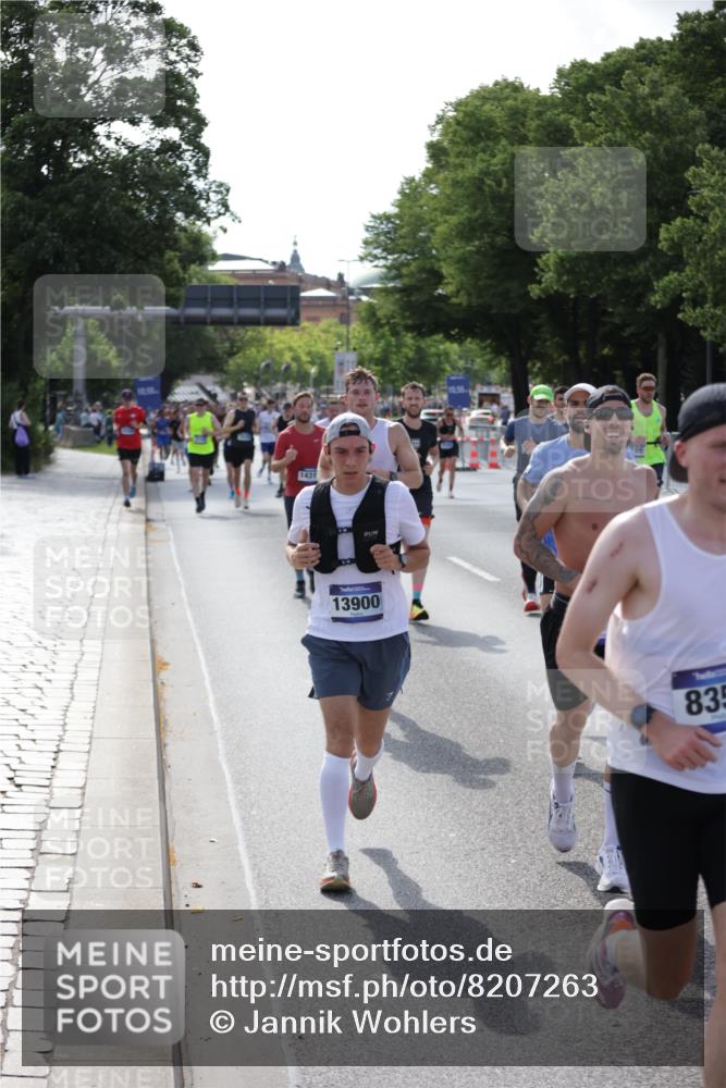 29.06.2025 - hella hamburg halbmarathon Jannik Wohlers http://msf.ph/oto/8207263 29.06.2025 09:48:45 Lombardsbrücke 1571, 1600, 1603, 2044, 2707, 2797, 5050, 5889, 6037, 6047, 6149, 6771, 7109, 7310, 7482, 7743, 7981, 8002, 8358, 9640, 10369, 10451, 10877, 11106, 11177, 11423, 11447, 11952, 12088, 12091, 12168, 12739, 13064, 13158, 13190, 13755, 13900, 14075, 14311, 14603, 14905, 15178, 16280, 16400, 17097, 17489, 17612, 17723, 17792, 17916, 18062, 18614, 19004 meine-sportfotos.de