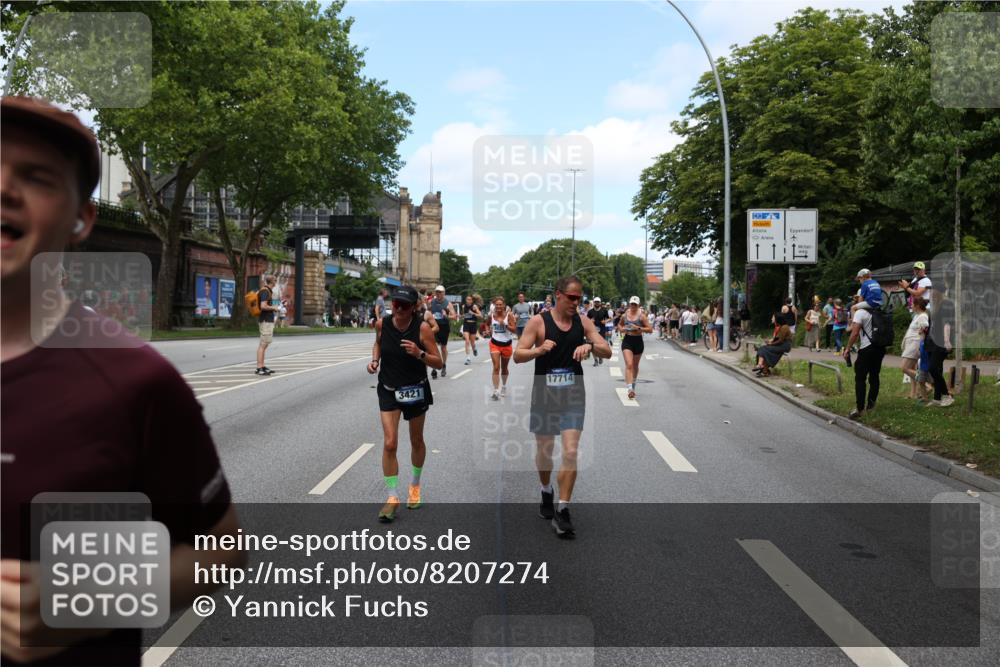 29.06.2025 - hella hamburg halbmarathon Yannick Fuchs http://msf.ph/oto/8207274 29.06.2025 11:22:53 20KM 1740, 1775, 2342, 2514, 2914, 3029, 3050, 3421, 3600, 3601, 4122, 4378, 4561, 4993, 5496, 5658, 5941, 5943, 6444, 7267, 7387, 7820, 8031, 8687, 8688, 9133, 9217, 10391, 10573, 10586, 11122, 11178, 12302, 12505, 12758, 13464, 13910, 14349, 14536, 14657, 14808, 15589, 15721, 15722, 16659, 17560, 17696, 17714, 18109, 18672, 19213 meine-sportfotos.de