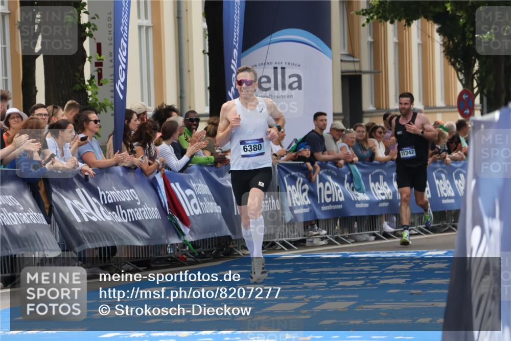 29.06.2025 - hella hamburg halbmarathon Strokosch-Dieckow http://msf.ph/oto/8207277 29.06.2025 10:18:50 Ziel 6380, 11342, 15495 meine-sportfotos.de