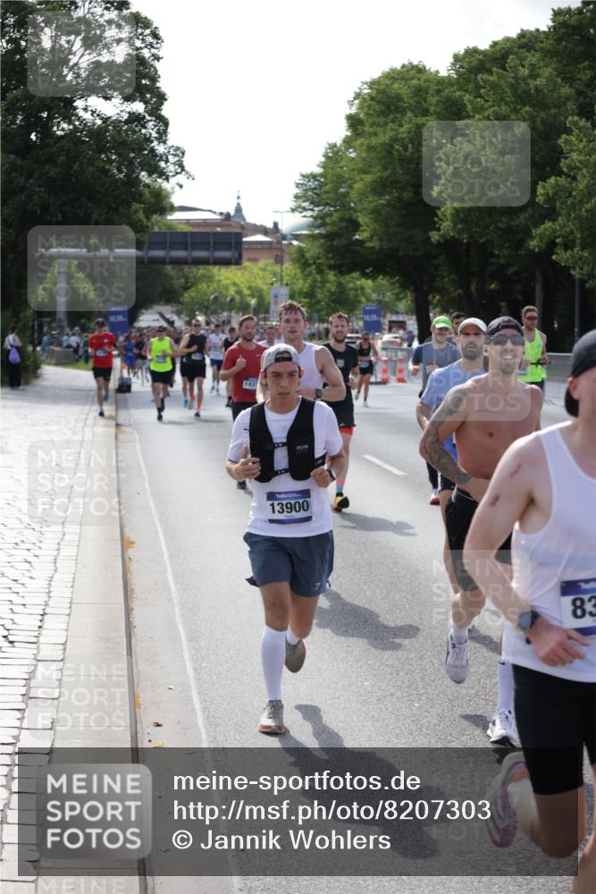 29.06.2025 - hella hamburg halbmarathon Jannik Wohlers http://msf.ph/oto/8207303 29.06.2025 09:48:45 Lombardsbrücke 1571, 1600, 1603, 2044, 2707, 2797, 5050, 5889, 6037, 6047, 6149, 6771, 7109, 7310, 7482, 7743, 7981, 8002, 8358, 9640, 10369, 10451, 10877, 11106, 11177, 11423, 11447, 11952, 12088, 12091, 12168, 12739, 13064, 13158, 13190, 13755, 13900, 14075, 14311, 14603, 14905, 15178, 16280, 16400, 17097, 17489, 17612, 17723, 17792, 17916, 18062, 18614, 19004 meine-sportfotos.de