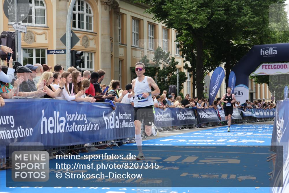 29.06.2025 - hella hamburg halbmarathon Strokosch-Dieckow http://msf.ph/oto/8207345 29.06.2025 10:18:53 Ziel 6380, 11342 meine-sportfotos.de