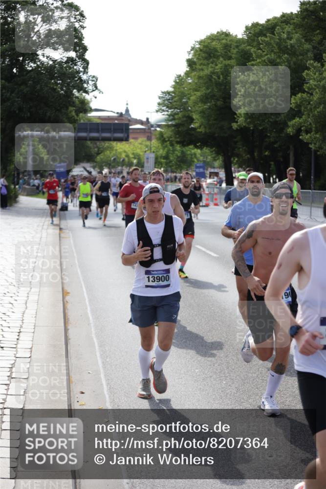 29.06.2025 - hella hamburg halbmarathon Jannik Wohlers http://msf.ph/oto/8207364 29.06.2025 09:48:45 Lombardsbrücke 1571, 1600, 1603, 2044, 2707, 2797, 5050, 5889, 6037, 6047, 6149, 6771, 7109, 7310, 7482, 7743, 7981, 8002, 8358, 9640, 10369, 10451, 10877, 11106, 11177, 11423, 11447, 11952, 12088, 12091, 12168, 12739, 13064, 13158, 13190, 13755, 13900, 14075, 14311, 14603, 14905, 15178, 16280, 16400, 17097, 17489, 17612, 17723, 17792, 17916, 18062, 18614, 19004 meine-sportfotos.de