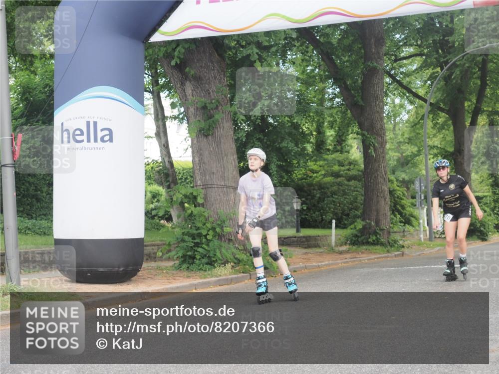 29.06.2025 - hella hamburg halbmarathon KatJ http://msf.ph/oto/8207366 29.06.2025 09:32:52 Zwischen KM18-KM19  meine-sportfotos.de
