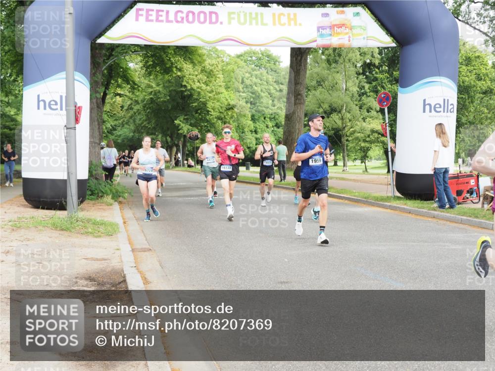 29.06.2025 - hella hamburg halbmarathon MichiJ http://msf.ph/oto/8207369 29.06.2025 10:22:39 Zwischen KM18-KM19 1910, 1959, 2836, 8956, 16148, 16724, 16755 meine-sportfotos.de