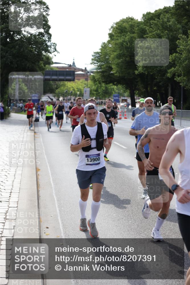 29.06.2025 - hella hamburg halbmarathon Jannik Wohlers http://msf.ph/oto/8207391 29.06.2025 09:48:45 Lombardsbrücke 1571, 1600, 1603, 2044, 2707, 2797, 5050, 5889, 6037, 6047, 6149, 6771, 7109, 7310, 7482, 7743, 7981, 8002, 8358, 9640, 10369, 10451, 10877, 11106, 11177, 11423, 11447, 11952, 12088, 12091, 12168, 12739, 13064, 13158, 13190, 13755, 13900, 14075, 14311, 14603, 14905, 15178, 16280, 16400, 17097, 17489, 17612, 17723, 17792, 17916, 18062, 18614, 19004 meine-sportfotos.de