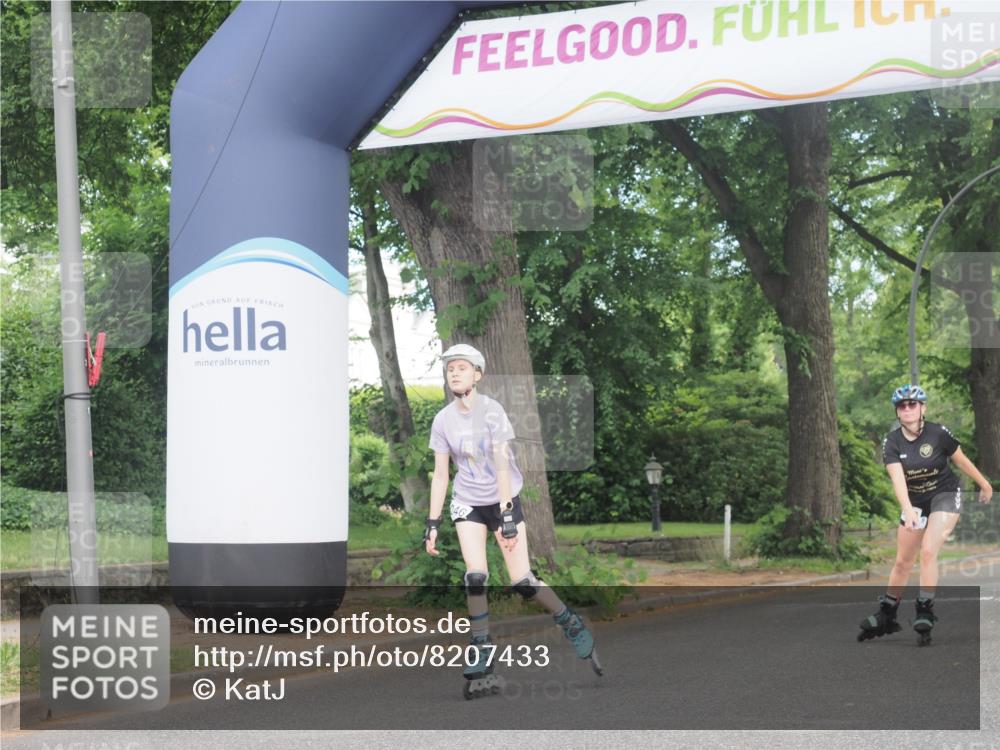 29.06.2025 - hella hamburg halbmarathon KatJ http://msf.ph/oto/8207433 29.06.2025 09:32:52 Zwischen KM18-KM19  meine-sportfotos.de