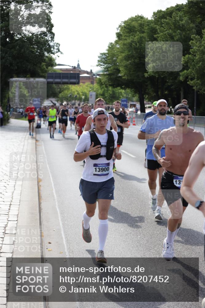 29.06.2025 - hella hamburg halbmarathon Jannik Wohlers http://msf.ph/oto/8207452 29.06.2025 09:48:45 Lombardsbrücke 1571, 1600, 1603, 2044, 2707, 2797, 5050, 5889, 6037, 6047, 6149, 6771, 7109, 7310, 7482, 7743, 7981, 8002, 8358, 9640, 10369, 10451, 10877, 11106, 11177, 11423, 11447, 11952, 12088, 12091, 12168, 12739, 13064, 13158, 13190, 13755, 13900, 14075, 14311, 14603, 14905, 15178, 16280, 16400, 17097, 17489, 17612, 17723, 17792, 17916, 18062, 18614, 19004 meine-sportfotos.de