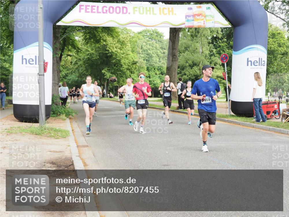 29.06.2025 - hella hamburg halbmarathon MichiJ http://msf.ph/oto/8207455 29.06.2025 10:22:40 Zwischen KM18-KM19 1910, 1959, 2836, 6473, 8956, 14975, 16148, 16724, 16755, 18455 meine-sportfotos.de