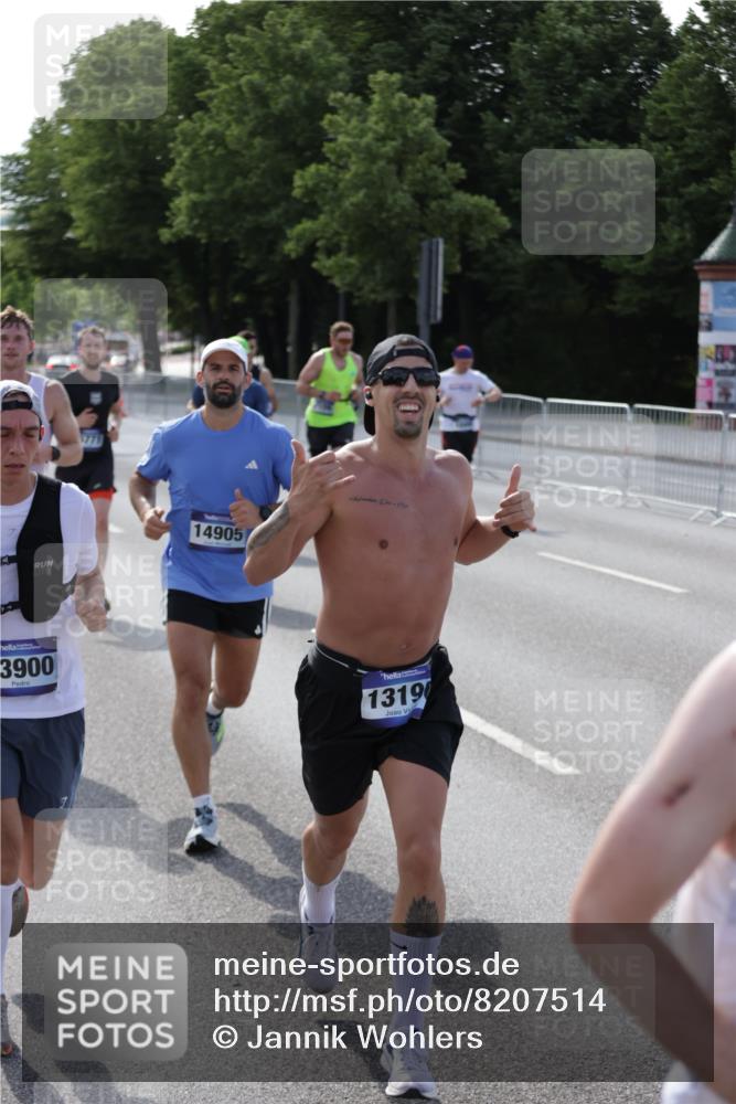 29.06.2025 - hella hamburg halbmarathon Jannik Wohlers http://msf.ph/oto/8207514 29.06.2025 09:48:46 Lombardsbrücke 1571, 1600, 1603, 2044, 2707, 2797, 3116, 5050, 5889, 6037, 6047, 6149, 6771, 7109, 7310, 7743, 7981, 8358, 9640, 10369, 10451, 10877, 11106, 11177, 11423, 11447, 11952, 12088, 12091, 12168, 12739, 13064, 13158, 13190, 13755, 13900, 14075, 14311, 14603, 14905, 15178, 16280, 16400, 17097, 17489, 17723, 17792, 17916, 18062, 19004 meine-sportfotos.de