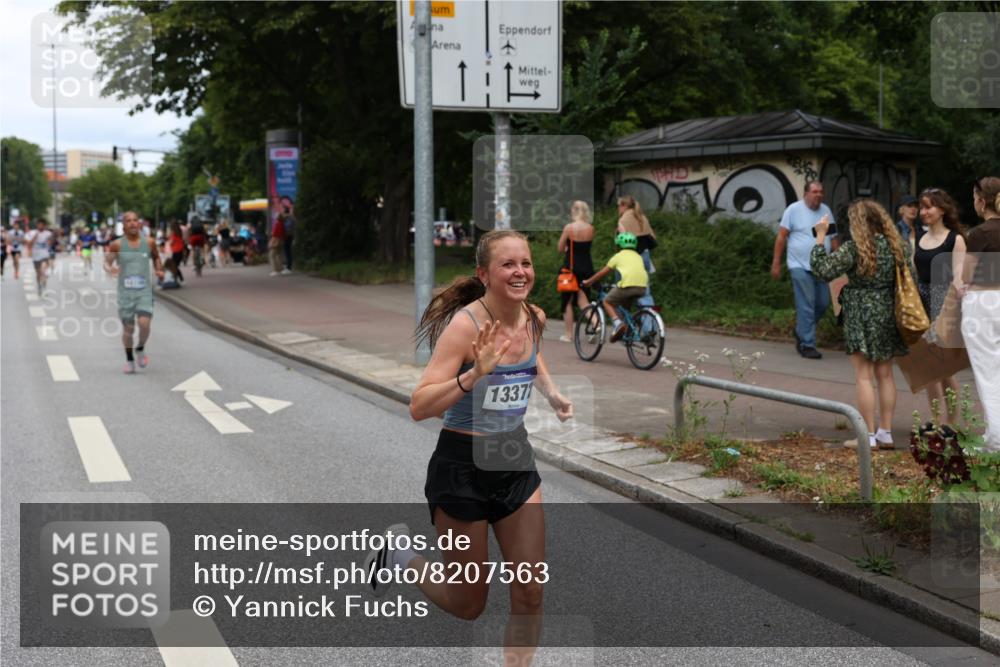 29.06.2025 - hella hamburg halbmarathon Yannick Fuchs http://msf.ph/oto/8207563 29.06.2025 10:32:15 20KM 1290, 1505, 2196, 2404, 3480, 3790, 5042, 5791, 5923, 6047, 6458, 9017, 9944, 10190, 10451, 10922, 11106, 11423, 12739, 12900, 13148, 13372, 13595, 15410, 15888, 16992, 17726, 18103, 18193, 18216, 18357, 18986 meine-sportfotos.de