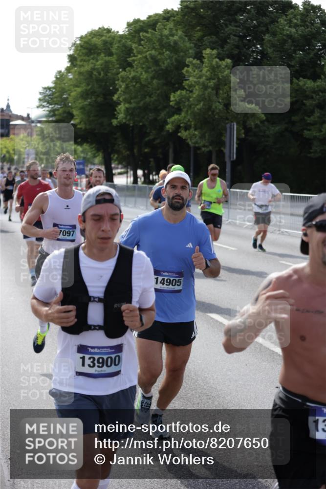29.06.2025 - hella hamburg halbmarathon Jannik Wohlers http://msf.ph/oto/8207650 29.06.2025 09:48:46 Lombardsbrücke 1571, 1600, 1603, 2044, 2707, 2797, 3116, 5050, 5889, 6037, 6047, 6149, 6771, 7109, 7310, 7743, 7981, 8358, 9640, 10369, 10451, 10877, 11106, 11177, 11423, 11447, 11952, 12088, 12091, 12168, 12739, 13064, 13158, 13190, 13755, 13900, 14075, 14311, 14603, 14905, 15178, 16280, 16400, 17097, 17489, 17723, 17792, 17916, 18062, 19004 meine-sportfotos.de