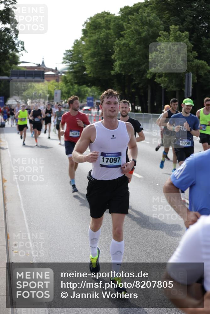 29.06.2025 - hella hamburg halbmarathon Jannik Wohlers http://msf.ph/oto/8207805 29.06.2025 09:48:47 Lombardsbrücke 1571, 1600, 1603, 2044, 2707, 2745, 2797, 2849, 3116, 5050, 5889, 6037, 6047, 6149, 6771, 7109, 7310, 7743, 7981, 8358, 9640, 10369, 10451, 10877, 11106, 11423, 11447, 11952, 12088, 12091, 12168, 12739, 13064, 13158, 13190, 13755, 13900, 14075, 14311, 14603, 14905, 15178, 16280, 16400, 17097, 17489, 17722, 17723, 17792, 17916, 18062, 18156, 18193 meine-sportfotos.de