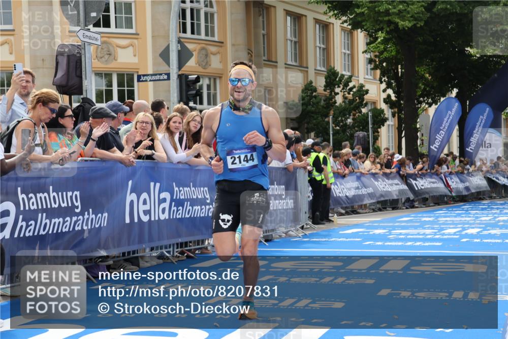 29.06.2025 - hella hamburg halbmarathon Strokosch-Dieckow http://msf.ph/oto/8207831 29.06.2025 10:19:11 Ziel 53, 2144 meine-sportfotos.de
