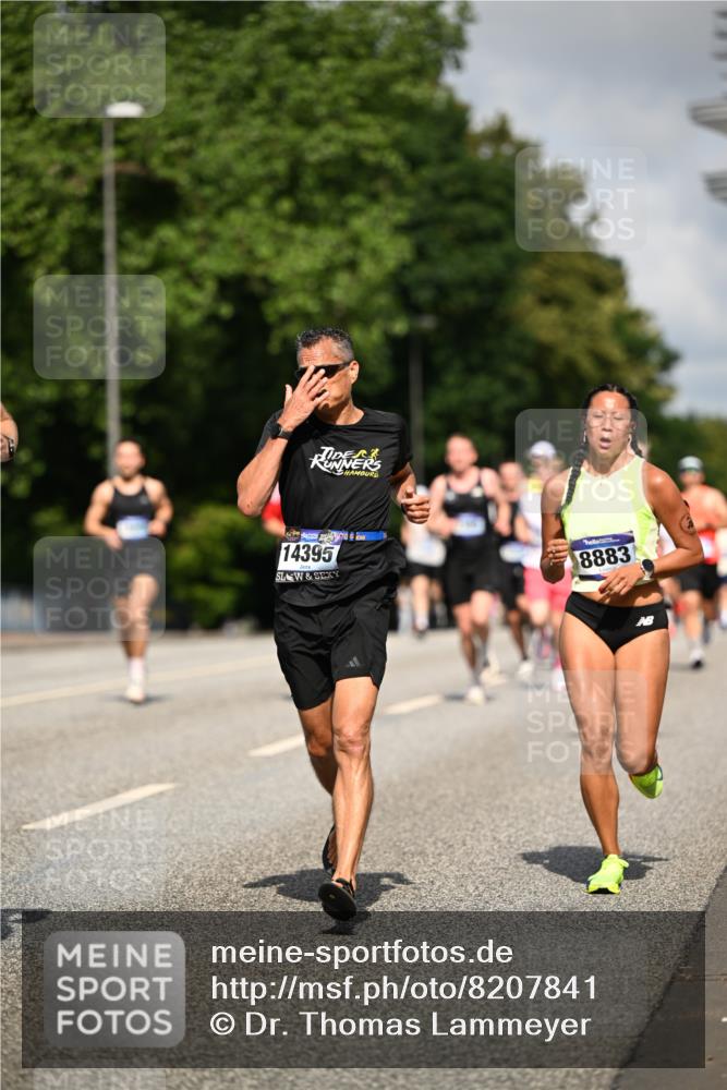 29.06.2025 - hella hamburg halbmarathon Dr. Thomas Lammeyer http://msf.ph/oto/8207841 29.06.2025 09:48:39 Kennedybrücke 1758, 1990, 2689, 2746, 3043, 4050, 4129, 4679, 4698, 4749, 5070, 5328, 5746, 5826, 6358, 6781, 7272, 7481, 7723, 8190, 8209, 8883, 9137, 9381, 9634, 10017, 10171, 11169, 11413 meine-sportfotos.de