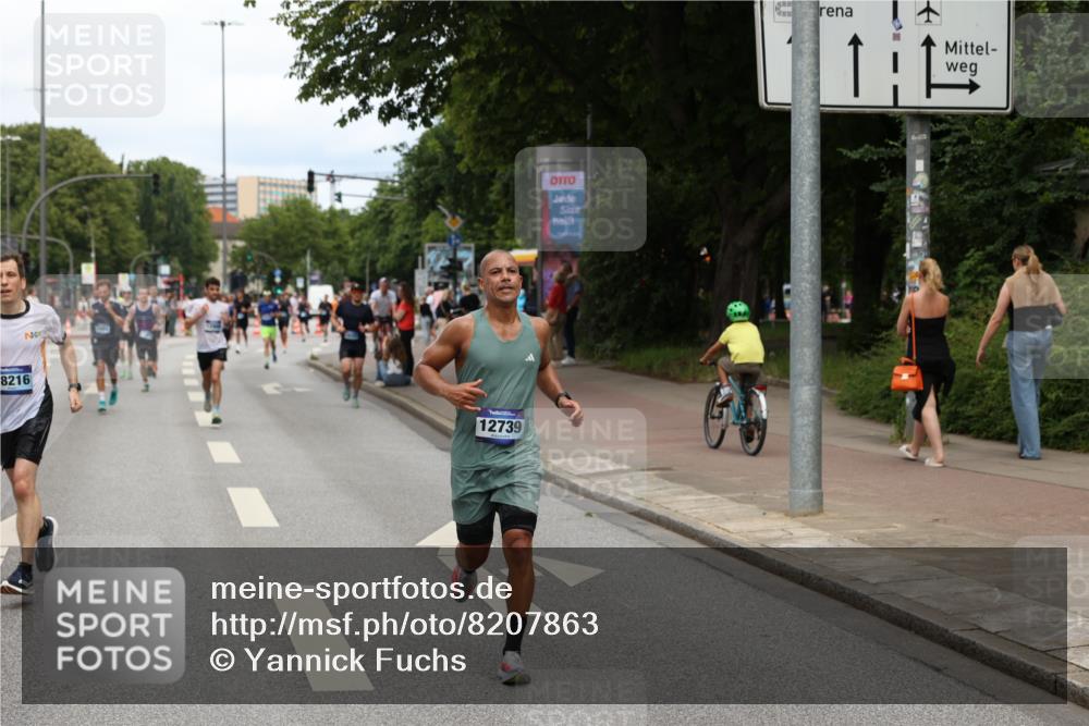 29.06.2025 - hella hamburg halbmarathon Yannick Fuchs http://msf.ph/oto/8207863 29.06.2025 10:32:17 20KM 1290, 1505, 2404, 3480, 3790, 5042, 5791, 5923, 6047, 9017, 9944, 10190, 10451, 10922, 11106, 11423, 12739, 12900, 13148, 13372, 13595, 13900, 15410, 15888, 17726, 18103, 18193, 18216, 18277, 18357, 18986 meine-sportfotos.de