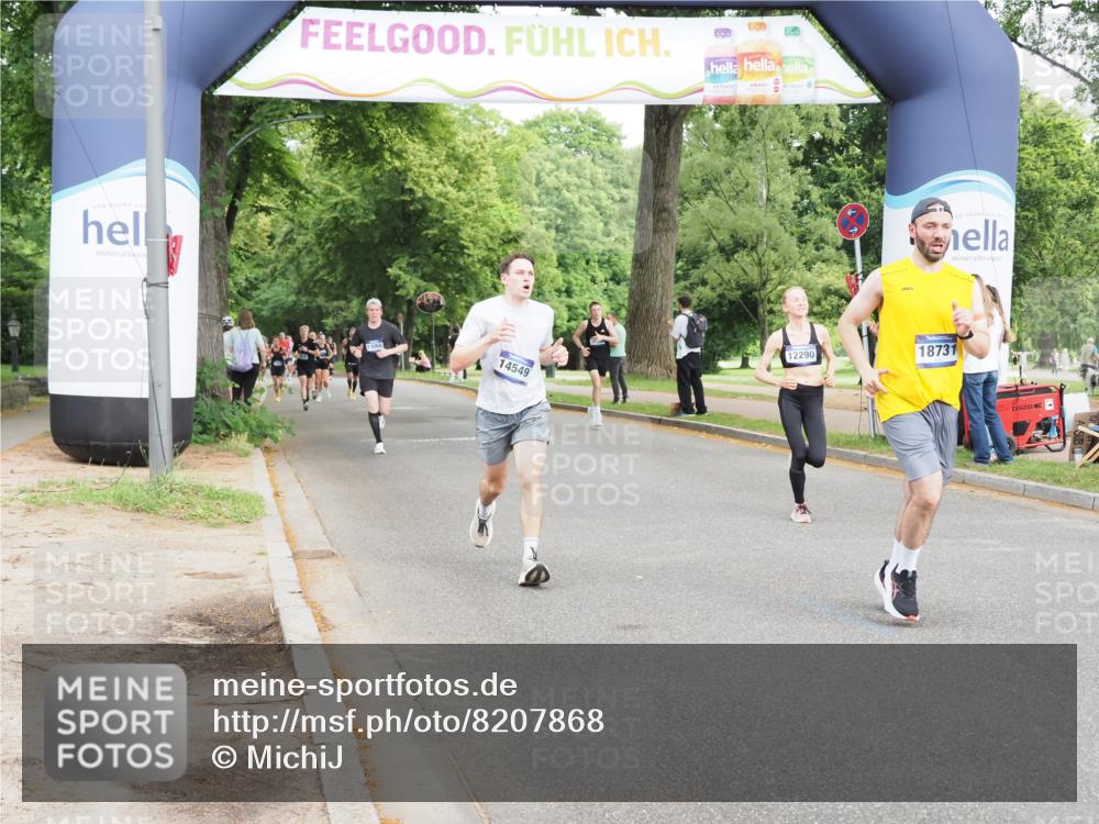 29.06.2025 - hella hamburg halbmarathon MichiJ http://msf.ph/oto/8207868 29.06.2025 10:22:43 Zwischen KM18-KM19 1910, 1959, 2836, 6473, 8956, 12290, 14549, 14975, 16148, 16724, 18455, 18731 meine-sportfotos.de