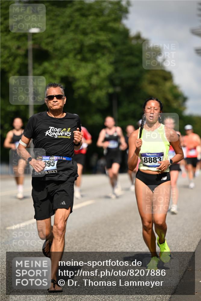 29.06.2025 - hella hamburg halbmarathon Dr. Thomas Lammeyer http://msf.ph/oto/8207886 29.06.2025 09:48:40 Kennedybrücke 1758, 1990, 2689, 2746, 3043, 4050, 4129, 4679, 4698, 4749, 5070, 5328, 5746, 5826, 6358, 6781, 7272, 7481, 7723, 8190, 8209, 8883, 9137, 9381, 9634, 10017, 10171, 11169, 11413 meine-sportfotos.de