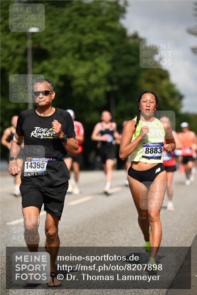 29.06.2025 - hella hamburg halbmarathon Dr. Thomas Lammeyer http://msf.ph/oto/8207898 29.06.2025 09:48:40 Kennedybrücke 1758, 1990, 2689, 2746, 3043, 4050, 4129, 4679, 4698, 4749, 5070, 5328, 5746, 5826, 6358, 6781, 7272, 7481, 7723, 8190, 8209, 8883, 9137, 9381, 9634, 10017, 10171, 11169, 11413 meine-sportfotos.de