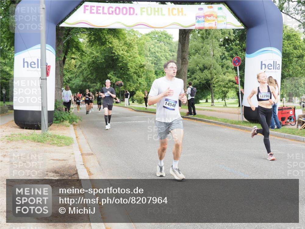 29.06.2025 - hella hamburg halbmarathon MichiJ http://msf.ph/oto/8207964 29.06.2025 10:22:44 Zwischen KM18-KM19 1959, 2836, 6473, 8956, 12290, 13066, 14549, 14975, 16148, 16724, 18455, 18731 meine-sportfotos.de