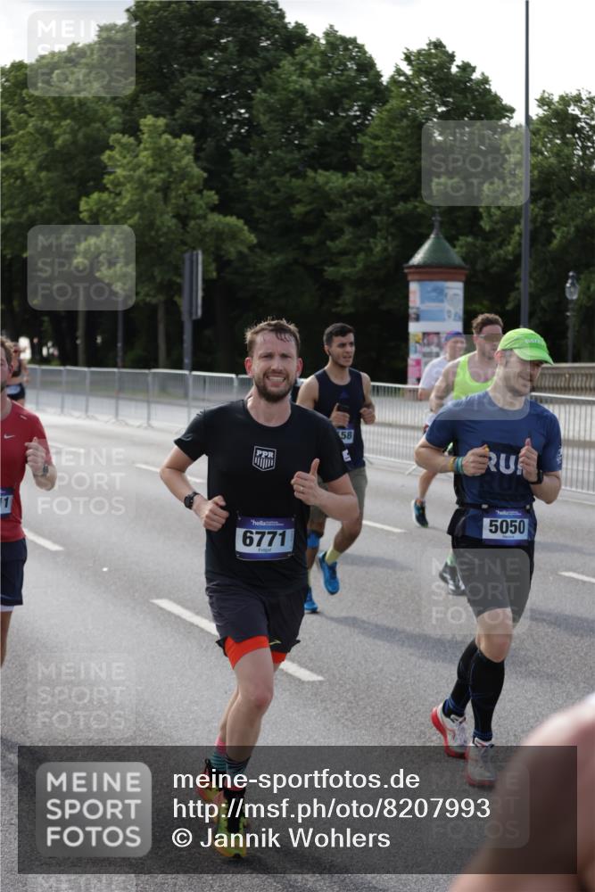 29.06.2025 - hella hamburg halbmarathon Jannik Wohlers http://msf.ph/oto/8207993 29.06.2025 09:48:48 Lombardsbrücke 1600, 1603, 2044, 2707, 2745, 2797, 2849, 3116, 5050, 5648, 5889, 6037, 6047, 6149, 6771, 7109, 7743, 7981, 8358, 9640, 10369, 10451, 10877, 11423, 11447, 11952, 12088, 12091, 12098, 12168, 12739, 13064, 13158, 13190, 13755, 13900, 14075, 14311, 14603, 14905, 15178, 15410, 16280, 16400, 17097, 17489, 17722, 17723, 17792, 17916, 18062, 18156, 18193 meine-sportfotos.de